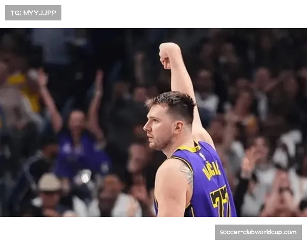 东契奇砍下45分10板5三分 带领独行侠取得胜利